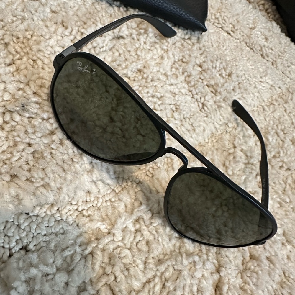 Matte black ray bans